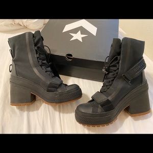 Converse women’s boot